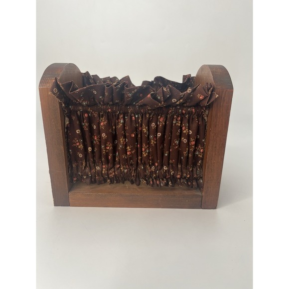 Vintage Wooden Napkin Holder: Cottagecore Fabric Basket - Picture 5 of 8